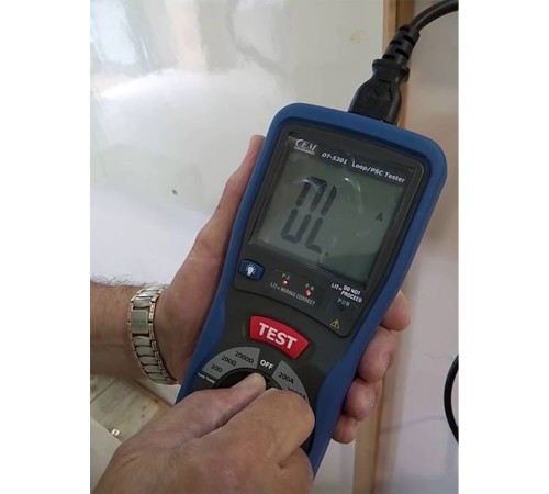 Тестер-измеритель сопротивления петли фаза-нуль CEM DT-5301 Тестер-измеритель сопротивления петли фаза-нуль CEM DT-5301